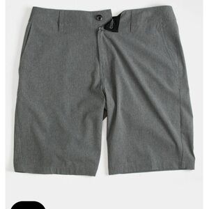 NWT.  Tilly’s Men’s Charcoal Gray Shorts.
